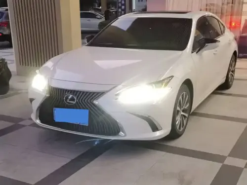 Lexus ES, 2020
