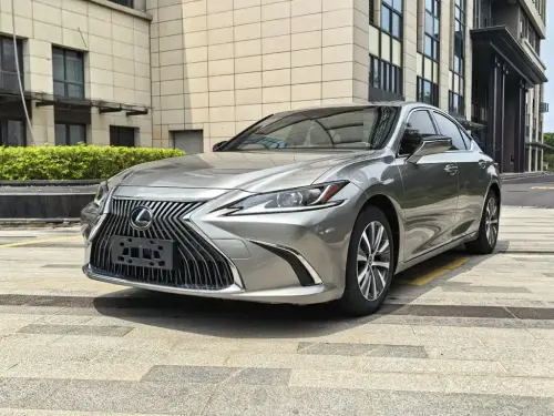 Lexus ES, 2020