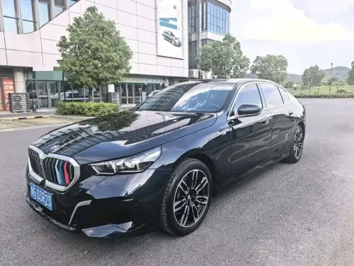 BMW 5-Series, 2024