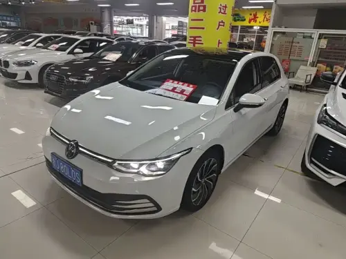 Volkswagen Golf, 2023