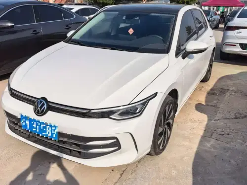 Volkswagen Golf, 2025