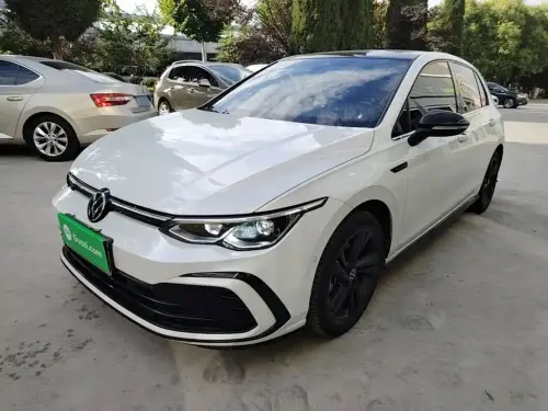 Volkswagen Golf, 2024