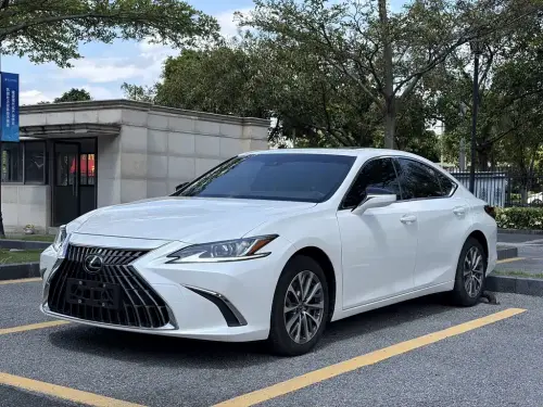Lexus ES, 2023