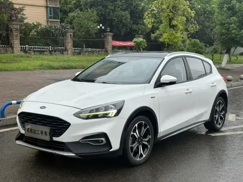 Ford Focus Active, 2020