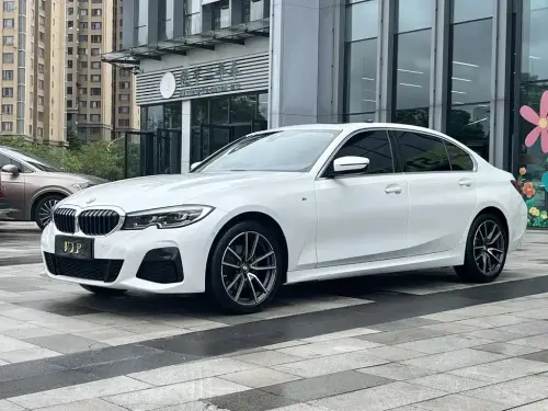 BMW 3-Series, 2022