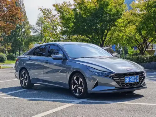 Hyundai Elantra, 2022