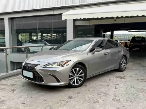 Lexus ES, 2020