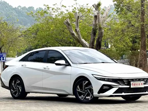 Hyundai Elantra, 2024