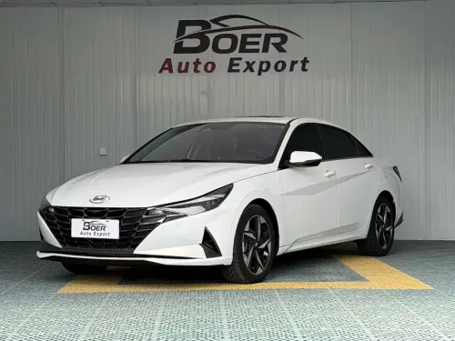 Hyundai Elantra, 2022