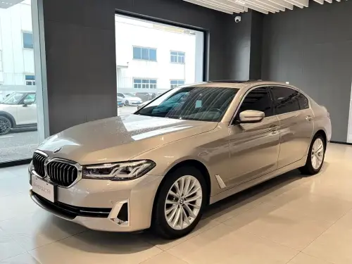 BMW 5-Series, 2022