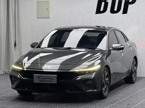 Hyundai Elantra, 2023