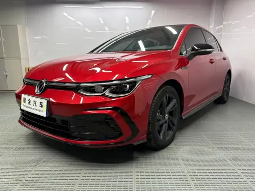 Volkswagen Golf, 2022