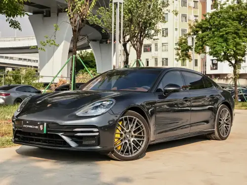 Porsche Panamera, 2023
