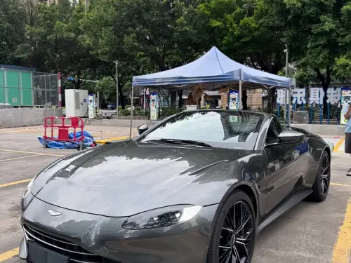 Aston Martin V8 Vantage, 2021