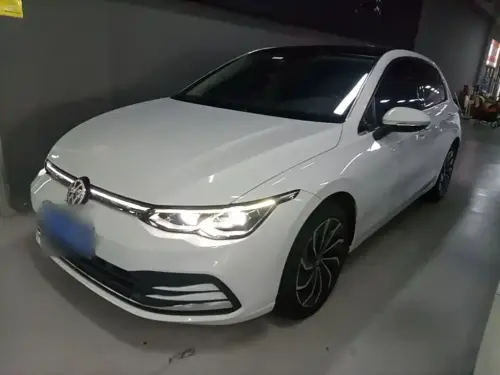 Volkswagen Golf, 2022
