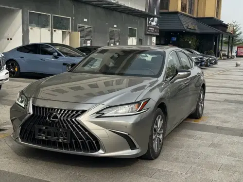 Lexus ES, 2023