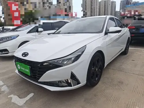 Hyundai Elantra, 2023
