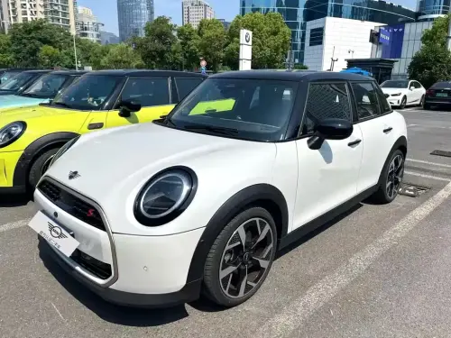 Mini MINI, 2024