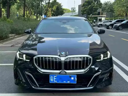 BMW 5-Series, 2024