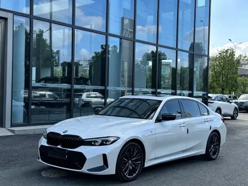BMW 3-Series, 2023