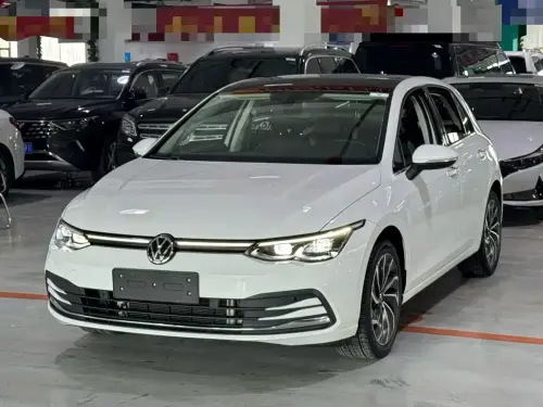 Volkswagen Golf, 2022