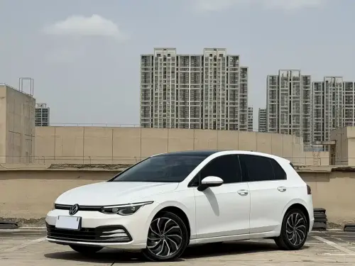 Volkswagen Golf, 2022