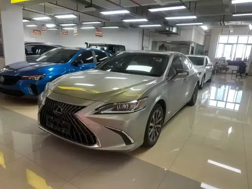 Lexus ES, 2024