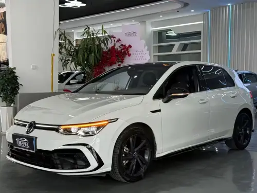Volkswagen Golf, 2022