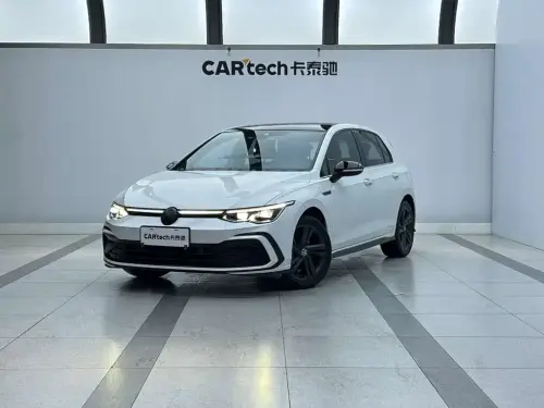 Volkswagen Golf, 2022