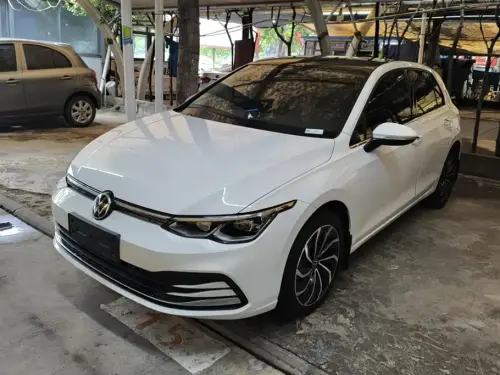 Volkswagen Golf, 2022