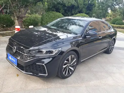 Volkswagen Passat, 2022