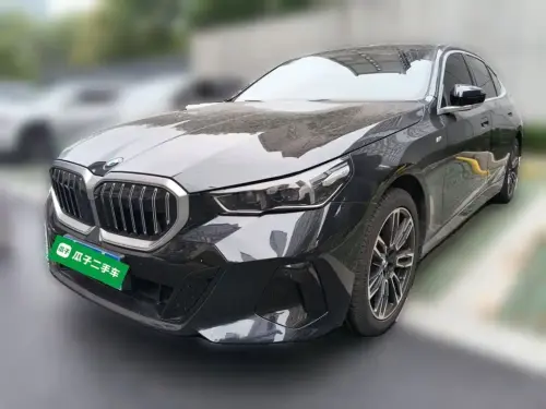 BMW 5-Series, 2025