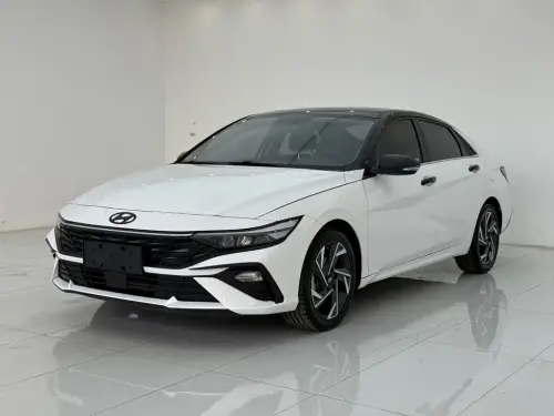 Hyundai Elantra, 2024