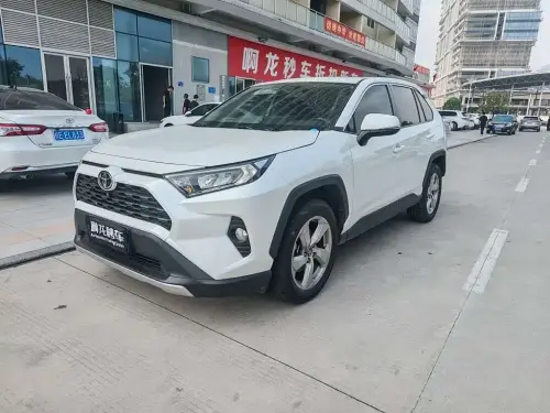 Toyota RAV4, 2023