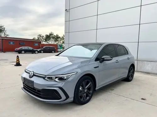 Volkswagen Golf, 2023