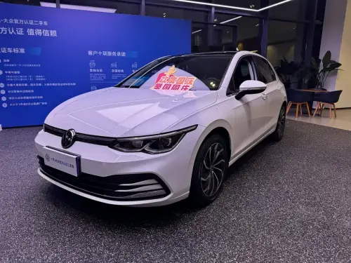 Volkswagen Golf, 2022