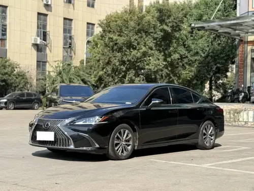 Lexus ES, 2020