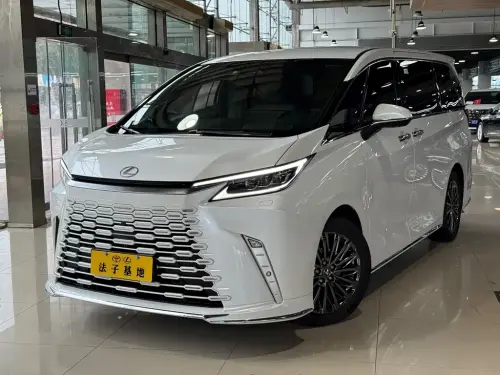 Lexus LM, 2024