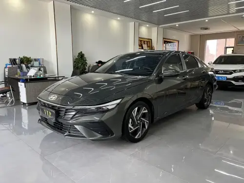 Hyundai Elantra, 2024