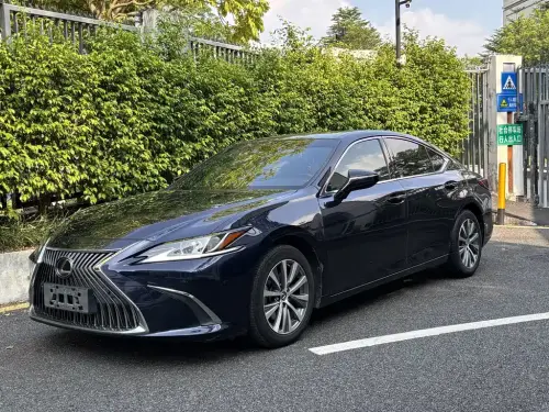 Lexus ES, 2021