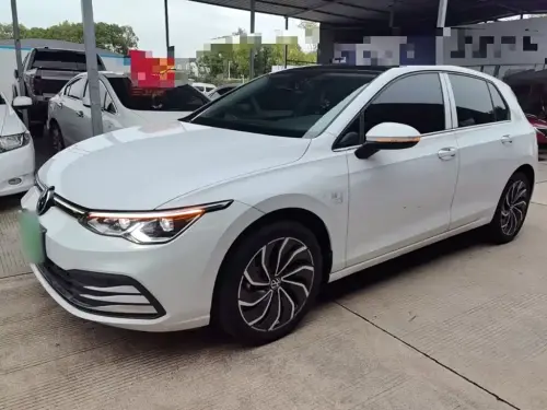Volkswagen Golf, 2022