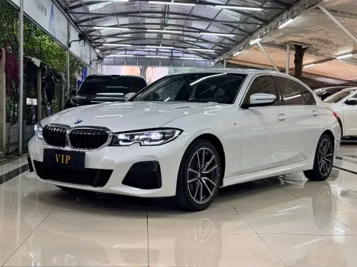 BMW 3-Series, 2022