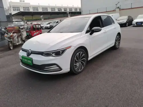 Volkswagen Golf, 2022