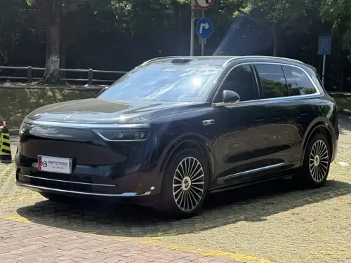 AITO M8, 2025