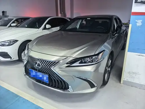 Lexus ES, 2020