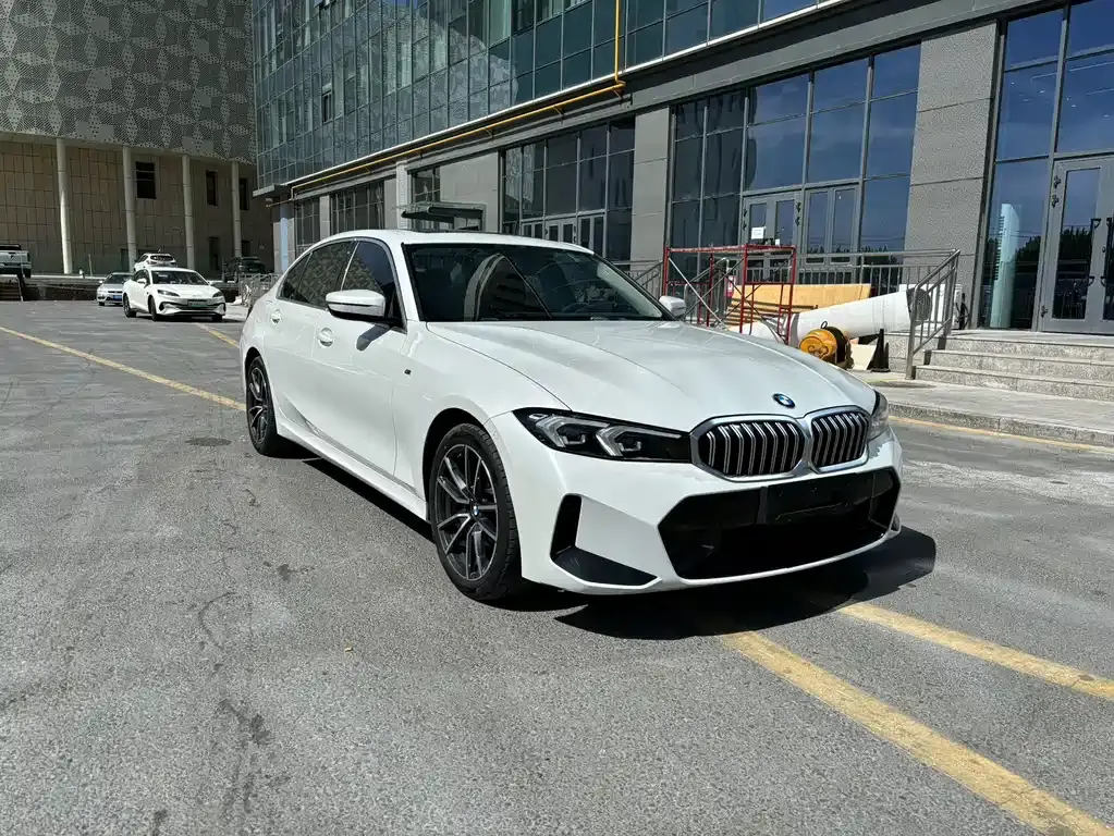 BMW 3-Series, 2023