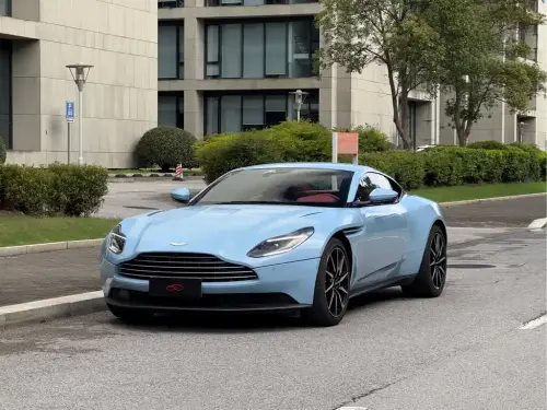 Aston Martin DB11, 2022