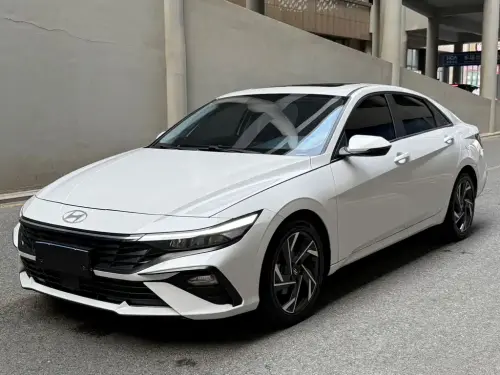 Hyundai Elantra, 2024