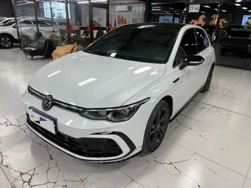 Volkswagen Golf, 2023