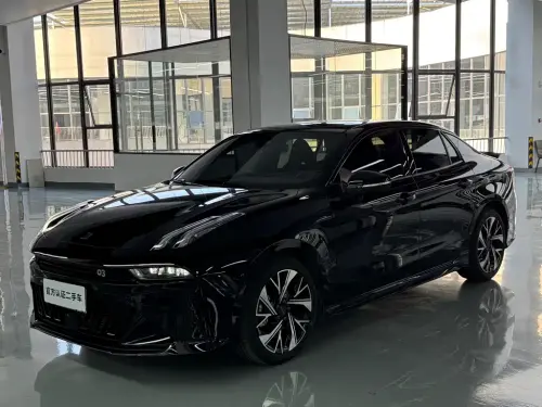 Lynk & Co 03, 2025